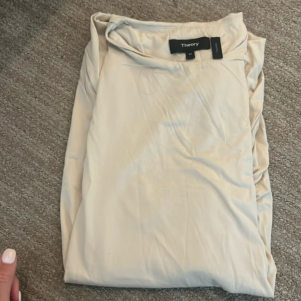 Tank top size medium theory